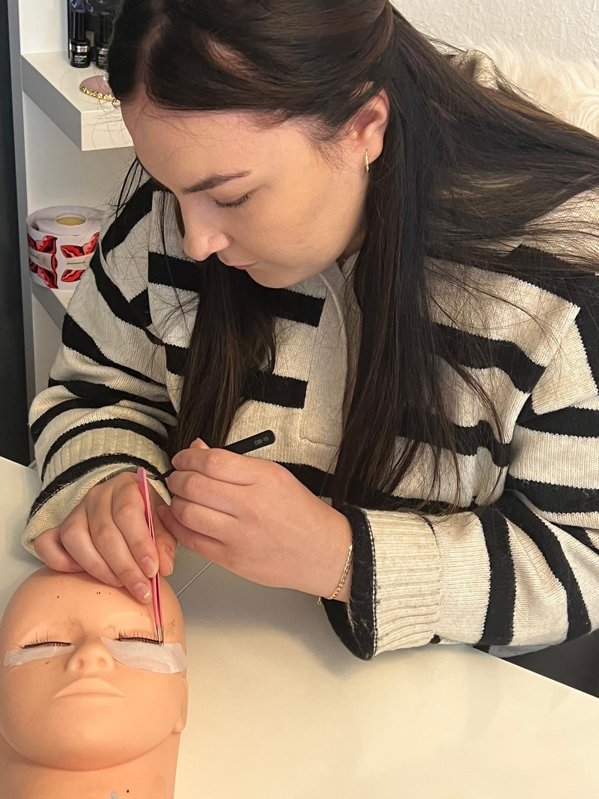 Lash- und Brow-Schulungen bei Beauty Home